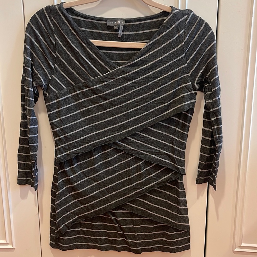 Vince Camuto gray top. Size XS